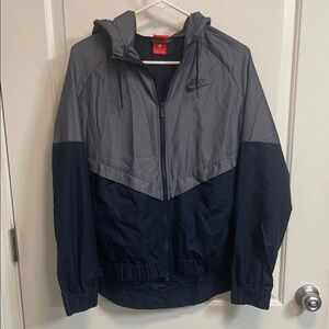 Nike Women’s Two-Tone Navy Windbreaker